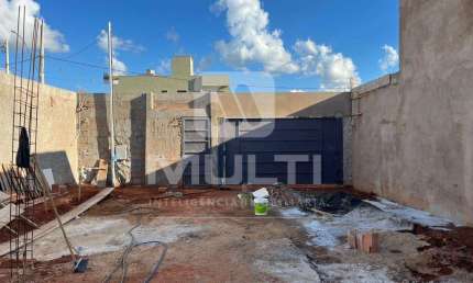 Casa com 1 quarto à venda no Alto Umuarama, Uberlândia  por R$ 370.000
