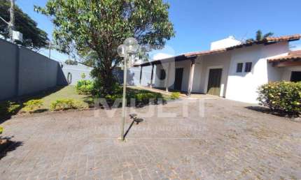 Casa com 5 quartos à venda na Cidade Jardim, Uberlândia  por R$ 1.570.000
