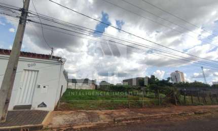 Terreno à venda no Tibery, Uberlândia  por R$ 730.000