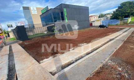Terreno comercial à venda no Tabajaras, Uberlândia  por R$ 620.000