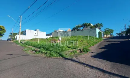 Terreno à venda no Vigilato Pereira, Uberlândia  por R$ 300.000