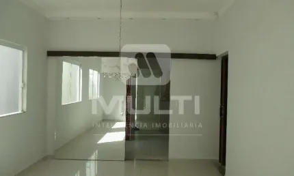 Casa com 3 quartos à venda no Alto Umuarama, Uberlândia  por R$ 650.000