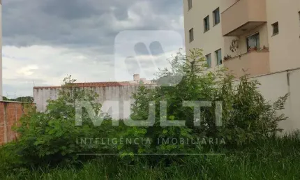Terreno comercial à venda no Santa Mônica, Uberlândia  por R$ 370.000
