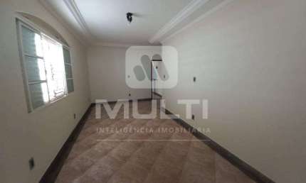 Casa com 3 quartos à venda na Nossa Senhora das Graças, Uberlândia  por R$ 850.000