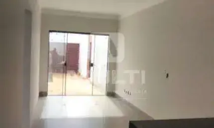 Casa com 3 quartos à venda em São Jorge, Uberlândia  por R$ 370.000