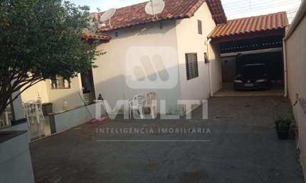Casa com 2 quartos à venda no Canaã, Uberlândia  por R$ 370.000
