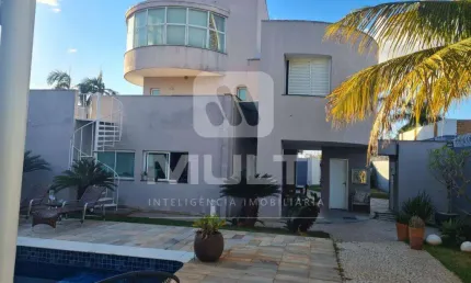 Casa com 4 quartos à venda no Altamira, Uberlândia  por R$ 2.600.000