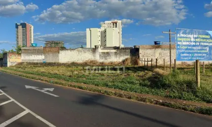 Terreno à venda no Tubalina, Uberlândia  por R$ 540.000