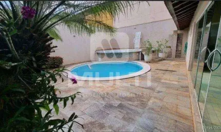 Casa com 4 quartos à venda no Morada da Colina, Uberlândia  por R$ 1.700.000