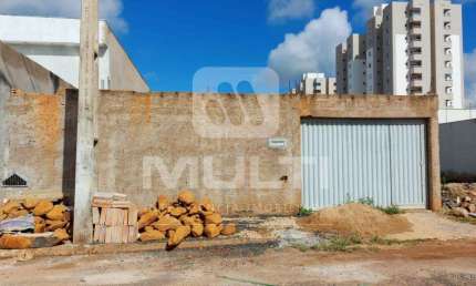 Terreno à venda no Jardim Auroras, Uberlândia  por R$ 210.000