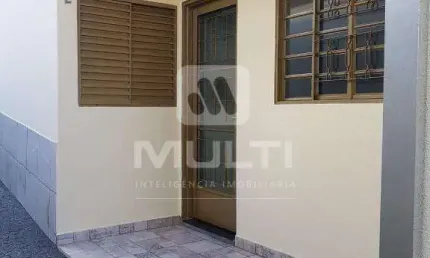 Casa com 2 quartos à venda no Osvaldo Rezende, Uberlândia  por R$ 485.000