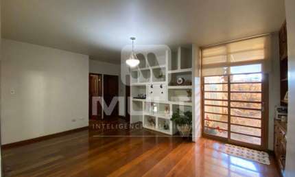 Casa com 4 quartos à venda no Lidice, Uberlândia  por R$ 1.300.000