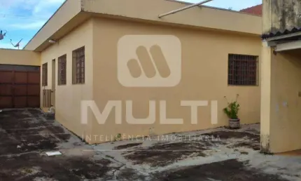 Casa com 3 quartos à venda no tabajaras, uberlândia  por r$ 600.000