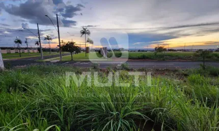 Terreno à venda no Grand Ville, Uberlândia  por R$ 500.000