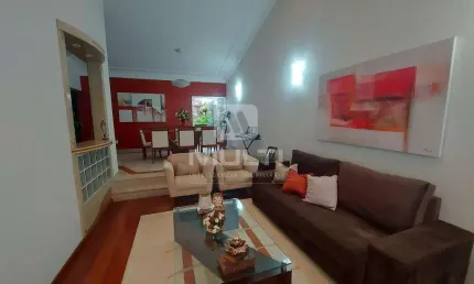 Casa com 3 quartos à venda no Tibery, Uberlândia  por R$ 1.300.000