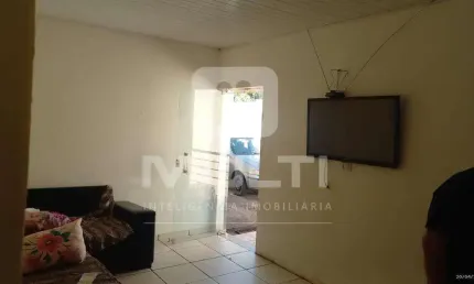 Casa com 2 quartos à venda no Jardim Patrícia, Uberlândia  por R$ 600.000