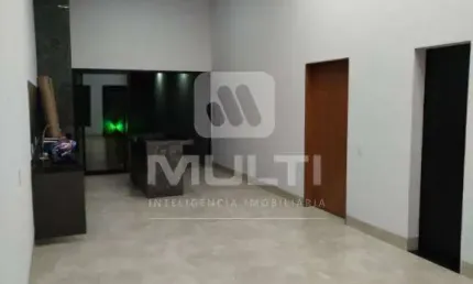 Casa com 3 quartos à venda no Aclimação, Uberlândia  por R$ 1.100.000