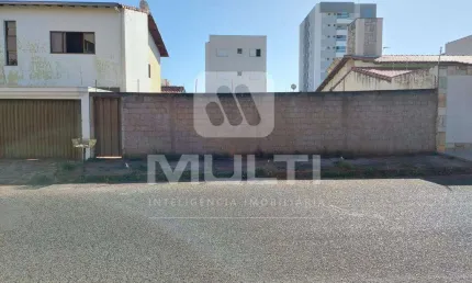 Terreno comercial à venda no Santa Mônica, Uberlândia  por R$ 360.000