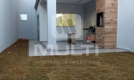Casa com 3 quartos à venda no Jardim Auroras, Uberlândia  por R$ 520.000
