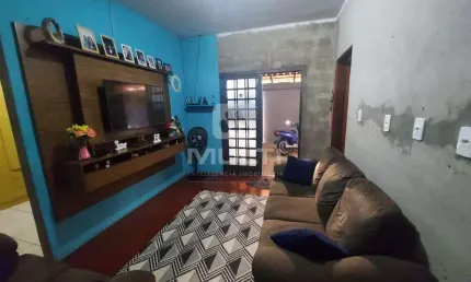 Casa com 4 quartos à venda no Canaã, Uberlândia  por R$ 220.000