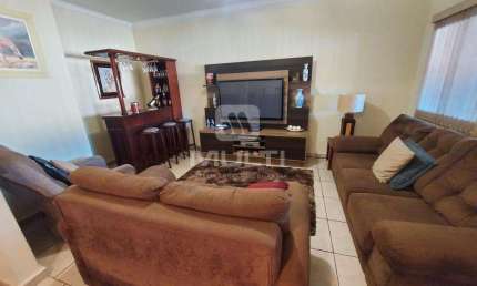 Casa com 4 quartos à venda na Cidade Jardim, Uberlândia  por R$ 800.000