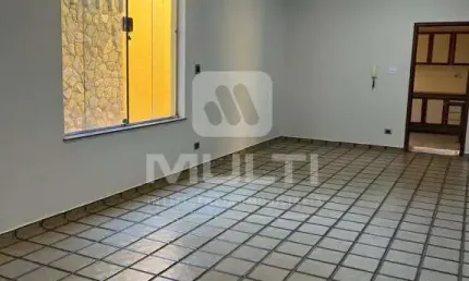 Casa com 7 quartos à venda no morada da colina, uberlândia  por r$ 1.200.000