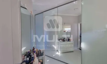 Casa com 4 quartos à venda no Morada da Colina, Uberlândia  por R$ 2.100.000