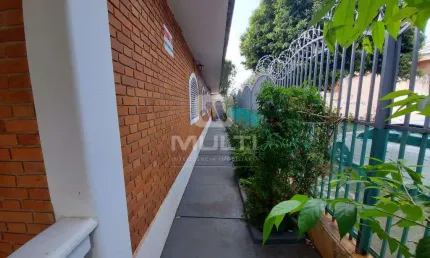 Casa com 5 quartos à venda no tabajaras, uberlândia  por r$ 900.000
