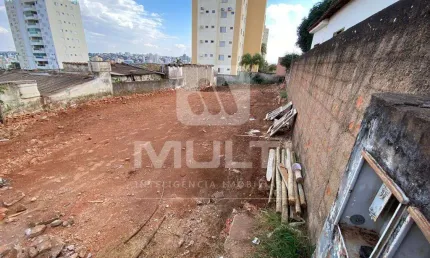 Terreno comercial à venda no Centro, Uberlândia  por R$ 360.000