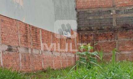 Terreno à venda na Cidade Jardim, Uberlândia  por R$ 450.000