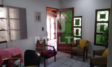 Casa com 3 quartos à venda no Pacaembu, Uberlândia  por R$ 340.000