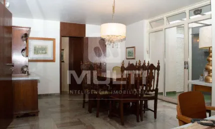 Casa com 4 quartos à venda no Tabajaras, Uberlândia  por R$ 1.650.000