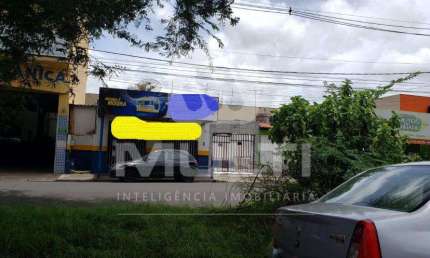 Casa comercial à venda no Luizote de Freitas, Uberlândia  por R$ 900.000