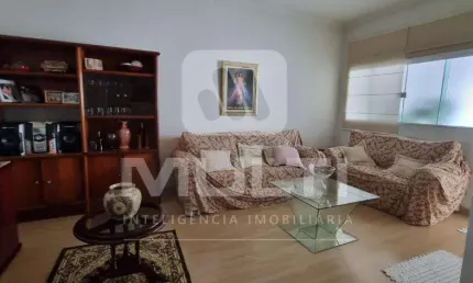 Casa com 3 quartos à venda no Jardim Patrícia, Uberlândia  por R$ 550.000