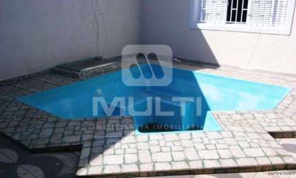 Casa com 4 quartos à venda no Marta Helena, Uberlândia  por R$ 850.000