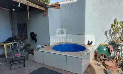 Casa com 5 quartos à venda no Shopping Park, Uberlândia  por R$ 800.000