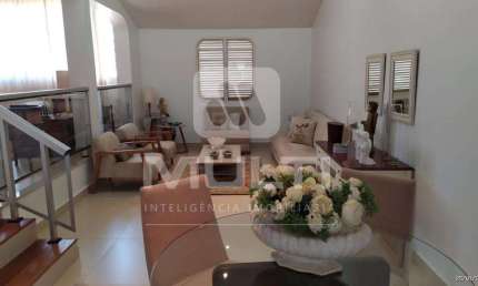 Casa com 4 quartos à venda no Osvaldo Rezende, Uberlândia  por R$ 749.000