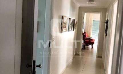 Casa com 4 quartos à venda na Vila Póvoa, Uberlândia  por R$ 1.700.000