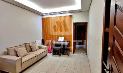 Casa com 3 quartos à venda no cazeca, uberlândia  por r$ 590.000