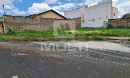 Terreno comercial à venda no Jardim Europa, Uberlândia  por R$ 318.000