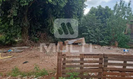 Terreno comercial à venda no Pacaembu, Uberlândia  por R$ 900.000