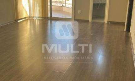 Apartamento com 4 quartos para alugar no Copacabana, Uberlândia  por R$ 5.600