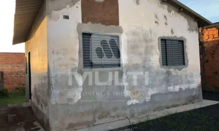 Casa com 2 quartos para alugar no Luizote de Freitas, Uberlândia  por R$ 1.200