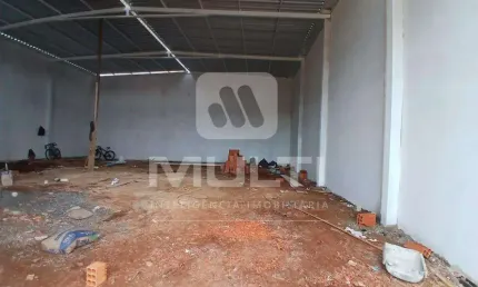 Barracão / Galpão / Depósito para alugar no Dona Zulmira, Uberlândia  por R$ 7.500