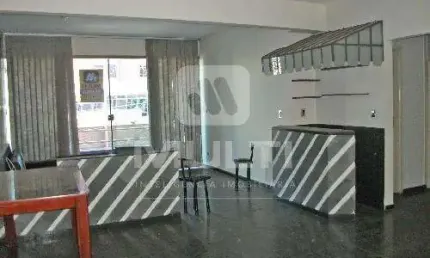Apartamento com 3 quartos para alugar no Tabajaras, Uberlândia  por R$ 3.000