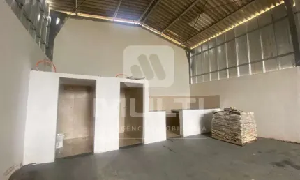 Barracão / Galpão / Depósito à venda em Laranjeiras, Uberlândia  por R$ 1.060.000