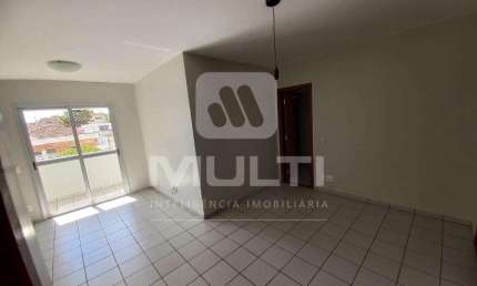 Apartamento com 3 quartos para alugar no Martins, Uberlândia  por R$ 1.900