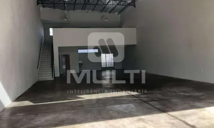 Barracão / Galpão / Depósito para alugar no Shopping Park, Uberlândia  por R$ 6.000