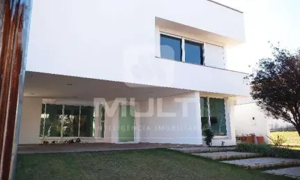 Casa em condomínio fechado com 3 quartos para alugar no Gávea Hill, Uberlândia  por R$ 14.000