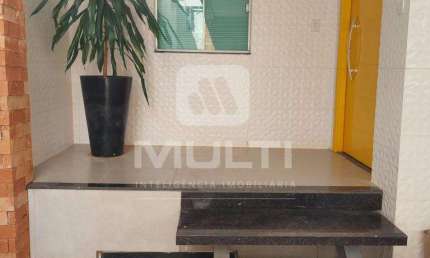 Casa com 5 quartos para alugar no Nova Uberlândia, Uberlândia  por R$ 6.900